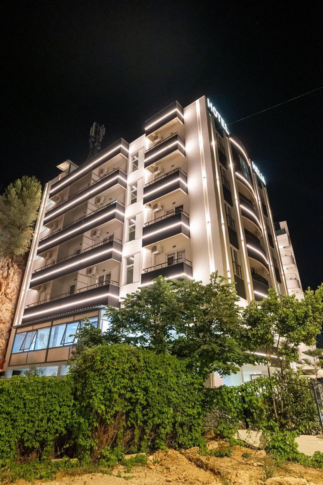 Helia Seaside Hotel Sarandë Exteriör bild