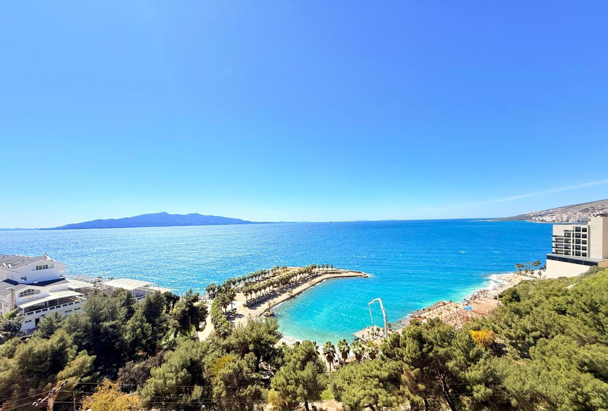 Helia Seaside Hotel Sarandë Exteriör bild